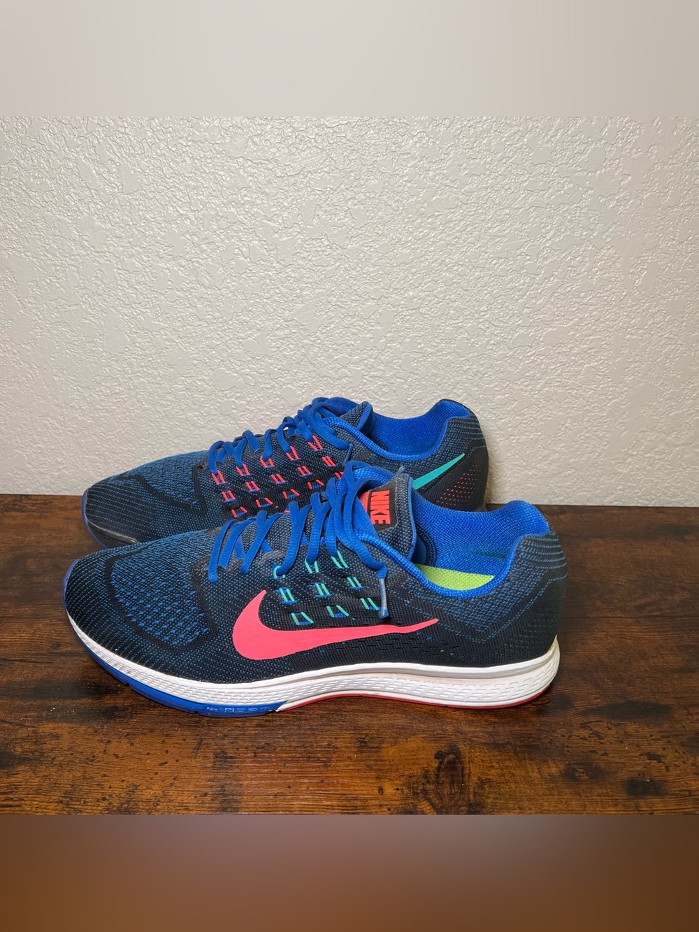 NIKE Air Zoom Structure 18 Mens Sneakers